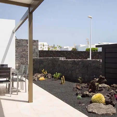 Vila Puerto Del Carmen Sleeps 6 Pool Air Con Wifi Puerto del Carmen (Lanzarote)